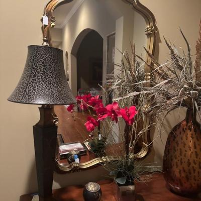 Sale Photo Thumbnail #62: Nice lamp and mirror