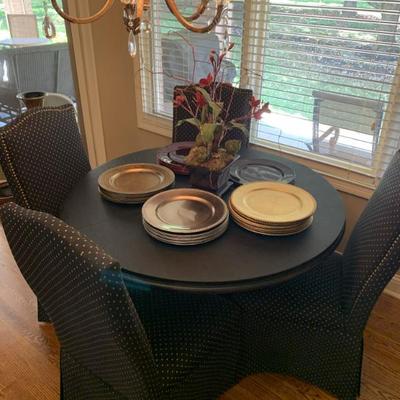 Sale Photo Thumbnail #136: Kitchen table with pad