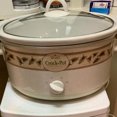 Sale Photo Thumbnail #6: crockpot