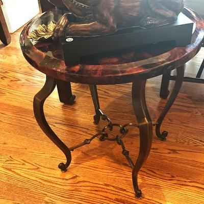 Sale Photo Thumbnail #143: round table