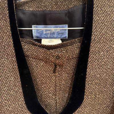 Sale Photo Thumbnail #689