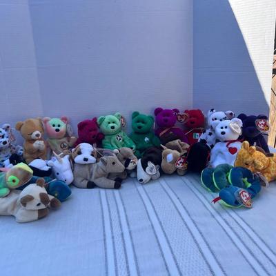 Beanie Babies Lot Bears Cat Dog Snake Skunk (24)