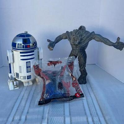 R2-D2 Art Center, Space Alien Hunter Figure Toy, Batman Burger King