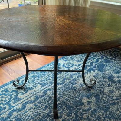 Round Table