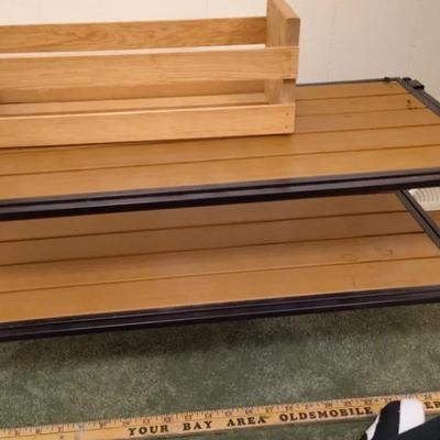 2 Shelves