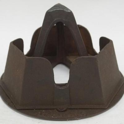 Sale Photo Thumbnail #98: 1098	ANTIQUE CAST IRON SAD IRON/FLAT IRON HEATER, APPROXIMATELY 10 IN X 7 IN
