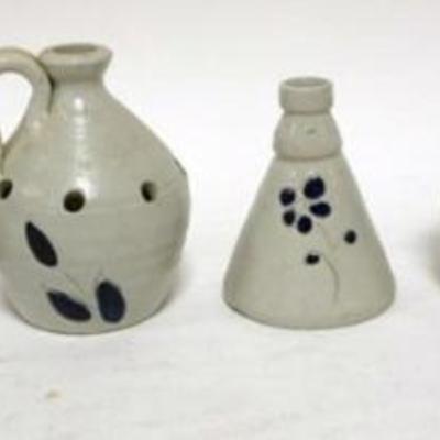Sale Photo Thumbnail #75: 1075	GROUP OF ASSORTED WILLIAMSBURG POTTERY ITEMS INCLUDING INKWELL, MINIATURE PITCHERS, CROCKS, ETC, TALLEST APPROXIMATELY 4 IN HIGH
