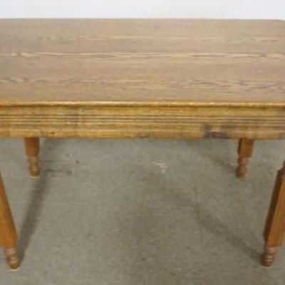 Sale Photo Thumbnail #186: 1186	OAK KITCHEN TABLE WITH SQUARE REEDED LEGS, APPROXIMATELY 48 IN X 28 IN X 30 IN H
