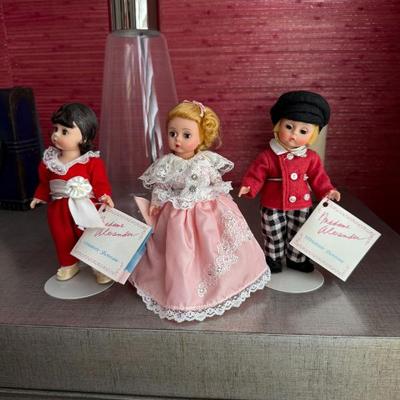 Madame Alexander Doll set 
H: 7in