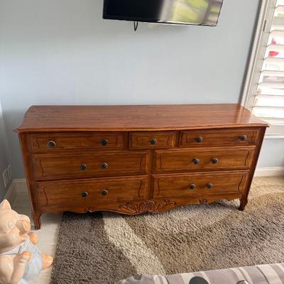 Ethan Allen double dresser
H: 31in
L: 68in
W: 19in