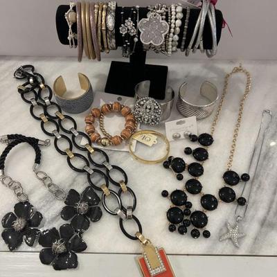 Sale Photo Thumbnail #643