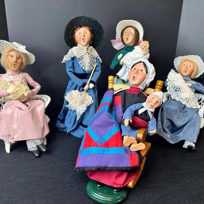 5 Byers’ Choice Victorian & Amish Women