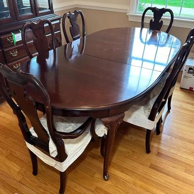  Cherryvale Cherry Dining Room Table And 6 Matching Chairs