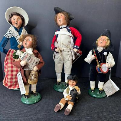 5 Byers' Choice Williamsburg Dolls