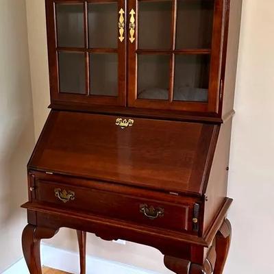 Null manufacturing Mahogany Secretary Desk
