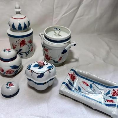Lot Of Elizabeth Arden Trinket Dishes, Serving Wear &more