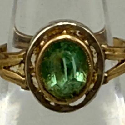 10k Yellow Gold Ring With Green Center Stone 