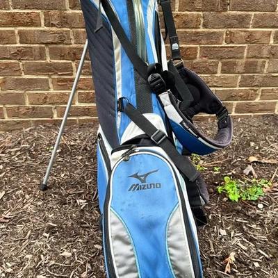 Mizuno Golf Bag W/ 8 Clubs  