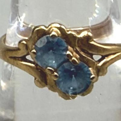 10k Yellow Gold Ring With Aqua Center Stones 