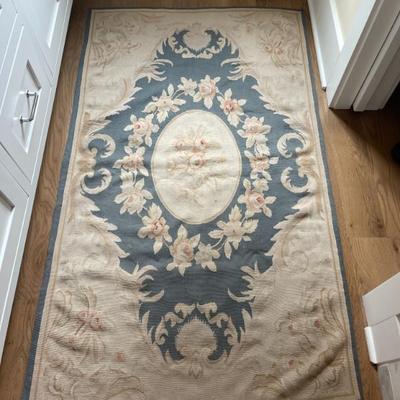 Aubusson rug 62'x37"