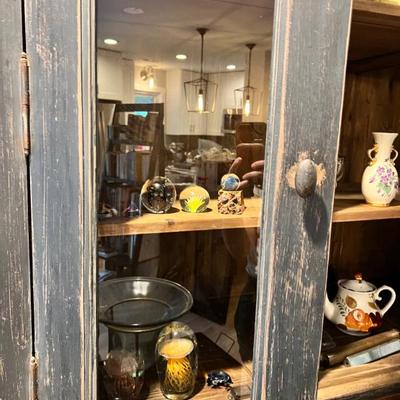 Sale Photo Thumbnail #90: Beautiful paperweights and antiques!