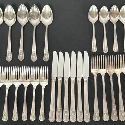 29-pc Set Wm. Rogers Oneida 1938 Silverplate Flatware– “Lido”