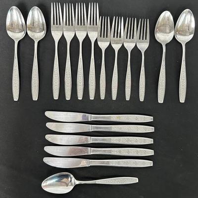 18-pc Set Vintage Stainless Flatware Set Floral Scroll Etched Pattern Marked Japan