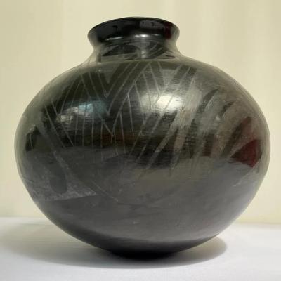 Jeronimo Villalpando Black Mexican Pottery Vase (Signed)