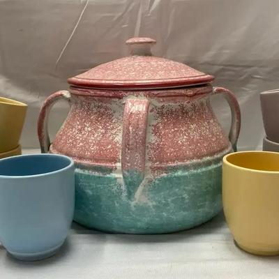 Made in Italy Lidded Pot & Pfaltzgraff Mugs