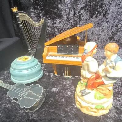 Vintage Music Box & Franklin 8 Transistor Harp Radio Assortment 5 Pieces 