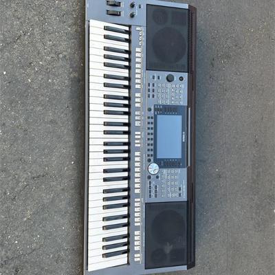 Sale Photo Thumbnail #60: Yamaha PSR-S970 Arranger Workstation Keyboard