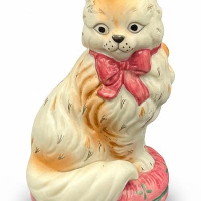 Sale Photo Thumbnail #77: Franklin Mint 1986 "Staffordshire" Cat Figurine