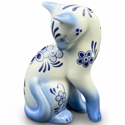 Sale Photo Thumbnail #65: Franklin Mint 1986 Delft Blue Porcelain Cat Figurine