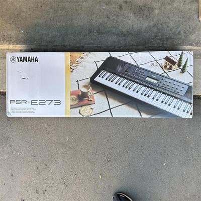 Sale Photo Thumbnail #50: Yamaha PSR-E273 Digital Keyboard