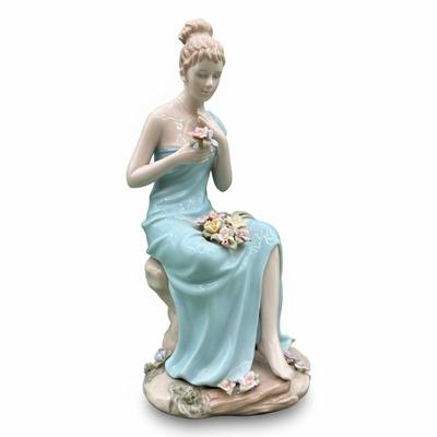 Sale Photo Thumbnail #93: Vernetti Italian Porcelain Figurine of a Lady