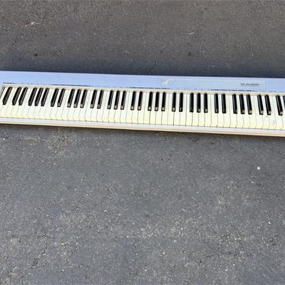 Sale Photo Thumbnail #51: M-Audio Keystation 88es MIDI Controller Keyboard
