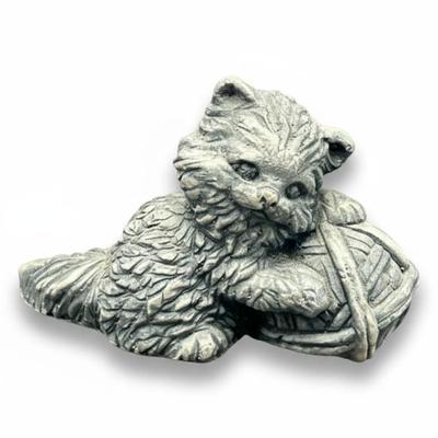 Sale Photo Thumbnail #71: Mount St. Helens Volcanic Ash Cat & Yarn Figurine