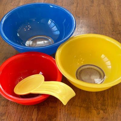 Assorted Colorful Pyrex Bowls 
