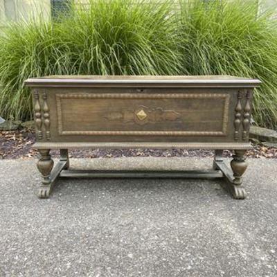 Lane Cedar Chest .jpg