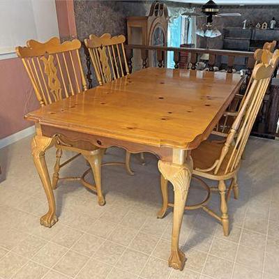 Virginia House Maple Dining Set .jpg