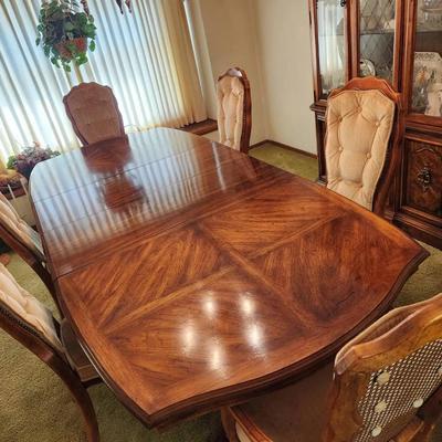 Grand Dining Set