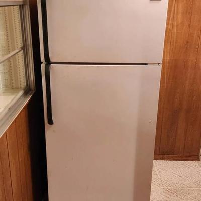 White Kenmore Refrigerator 