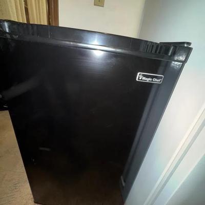 Magic Chef Mini Refrigerator 