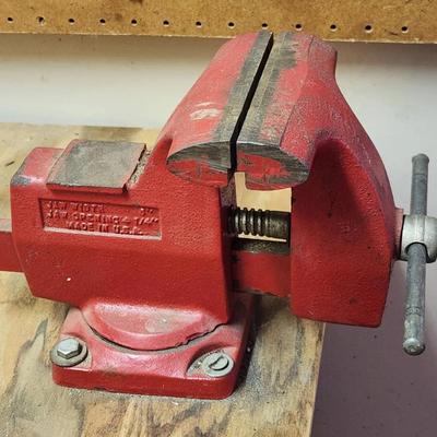 Bench Vise