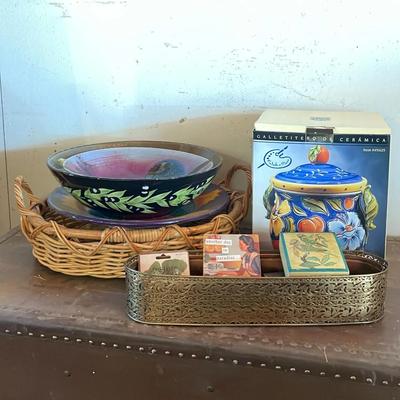 Art Ceramic Pieces Plus Misc Home Decor 