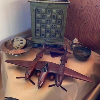 Lot Miscellaneous Household Collectibles 