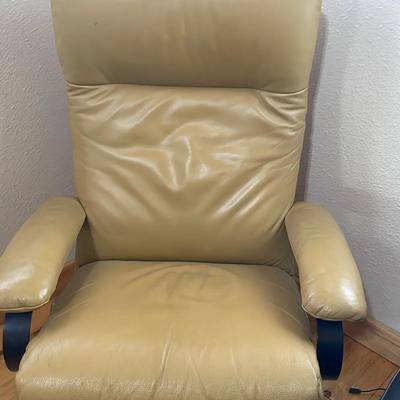 Leather Lounge Chair 
