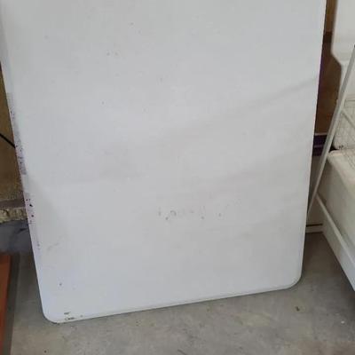 3 Folding Tables 