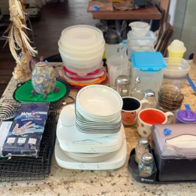 Assorted Kitchenware & Decorations (Diner Napkin Holder, Art Pieces, Plates, Bowls)