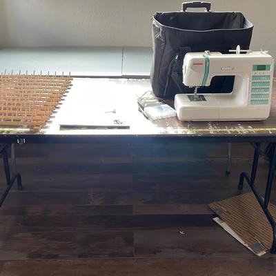Work Tables Janome Sewing Machine with Carrying Case 